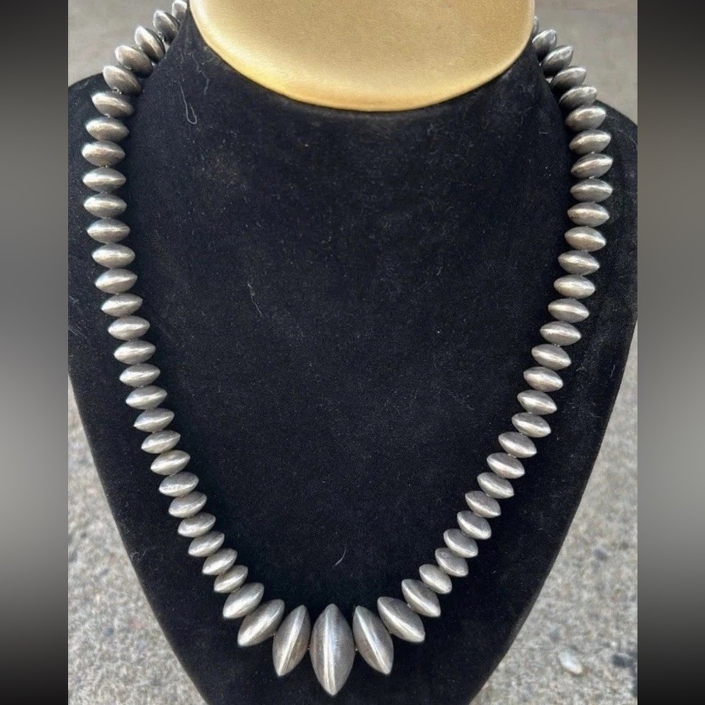 ♥️Navajo Rondel GRADUATED PEARLS Sterling Silver 19” NECKLACE on Chain